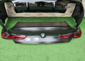 Zderzak tył klapa tył lampy tylne bmw M8 F93 2