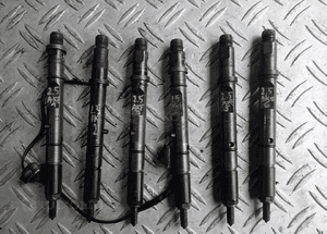 AUDI A4 B5 A6 C5 2.5 TDI AKE  WTRYSKI WTRYSK 059130201D 2