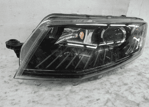 Skoda octavia iii 5E1 xenon skrętny bdb lampa przednia lewa 2