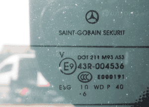 Szyba stelaż klapy tylnej tył mercedes v-klasa W447 2016 16