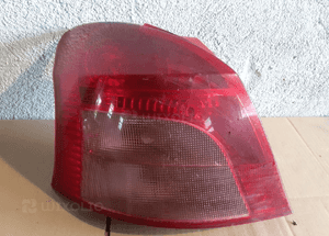 Toyota yaris ii 2 lampa tył lewa 1