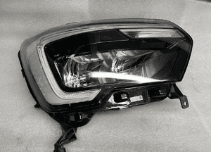 Lampa prawy przod renault master iv 4 260105567R 1