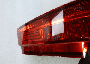 Jaguar xf xfs X250 sedan lampa lewa tył przeciwmgielna 5