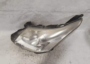 Przod przednia lampa lewa toyota avensis T27 2