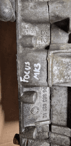 Wałek rozrządu podstawa góra głowicy Ford Focus MK3 1.6 TDCI 9685052710 9685177110 9