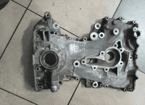 obudowa rozrządu pompa oleju corsa d 1.4 16v 55556309 1