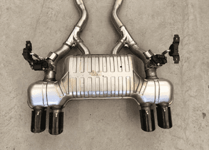 Bmw M4 F82 cs wydech tłumik katalizatory 7854735 7850083 8095717 2