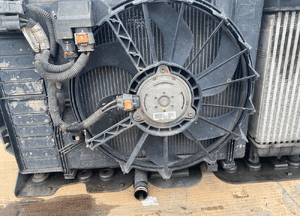Peugeot 508 2.0 hdi pas przedni chłodnice komplet wentylator intercooler 9