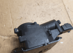 Zamek klapy tył opel insignia nr 13581405 2