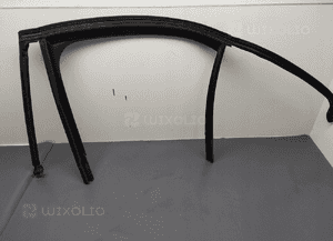 Mercedes W205 uszczelka szyby drzwi lewy tył 1