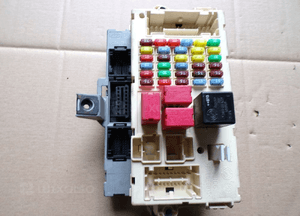 ALFA ROMEO 159 SKRZYNKA BEZPIECZNIKÓW BSI 50510079 5