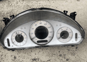 Mercedes e 211 biały licznik zegary diesel avantgarde 4