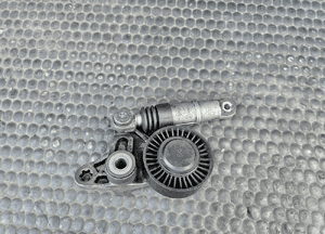 Napinacz Paska Klinowego Wielorowkowego Tlumik Drgan Lapa Rolka 2.7 3.0 TDI V6 Audi A4 B8 A5 A6 Q5 6