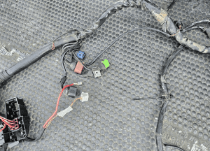 Wiazka 8E1971072EQ Instalacja Silnika 2.0 ALT 20V 130KM Europa Manual Audi A4 B6 37