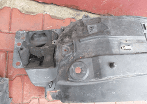Nadkole przednie lewe lincoln town car 98-03 4.6 3