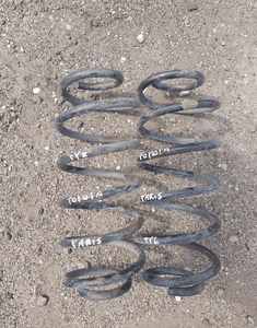 sprężyny tył yaris 2 1.4 d4d