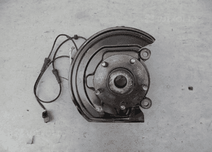 ZWROTNICA PIASTA PRAWA PRZÓD NISSAN PULSAR 1