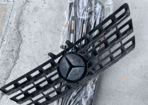 MERCEDES ML 164 lift  atrapa grill AMG 6,3 7