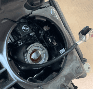 MERCEDES E 212  lampa lewa xenon skrętna 2128205761 full 4