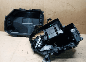 Obudowa osłona komputera Audi A6 C6 4F1907613 4F1907355 7