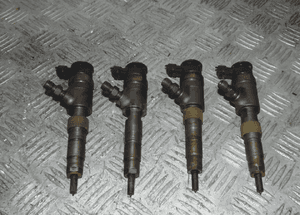Wtryskiwacz peugeot citroen ford 1,6HDI 0445110340 cena za sztukę 1