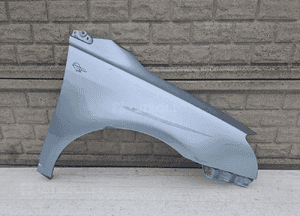 Błotnik prawy toyota avensis lift T25 2006 - 2009 1
