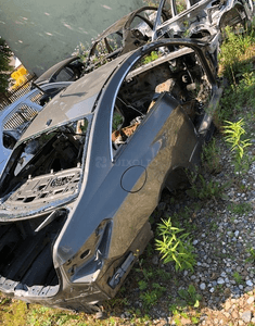 MERCEDES E 207 błotnik lewy tylny tył ćwiartka  dupa pas 3