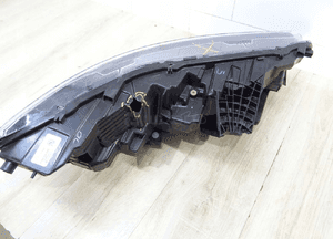 Lampa lewa FORD MUSTANG MACH E LED LJ8B13E015BE 9