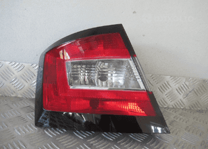 Lampa tylna tył lewa skoda fabia iii 3 hb 6V6945095 2014 4