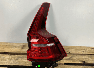 Lampa tył tylna prawa volvo V60 ii iii 2018- kombi 32228901 usa kanada cała 1