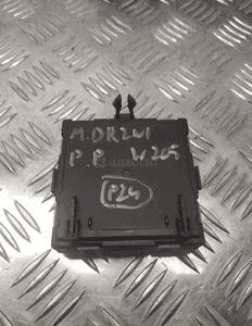 Mercedes W205 moduł drzwi prawy przód A1679008611 4