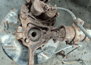 Subaru Legacy IV Outbeck 2.0 zwrotnica piasta przód przednia  lewa 1