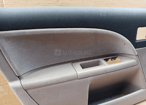 Boczek tapicerka lewy przód przednia lewa Ford Mondeo MK3 2