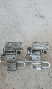 Zawias drzwi prawy vw passat B7 cc 3C8833412B LB9A
