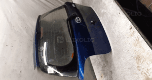 Klapa tył tylna bagażnika  toyota yaris 1 i 8M6 niebieski 4