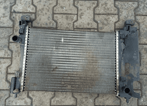 Fiat Grande Punto  1.2 1.4 8V chłodnica wody 2