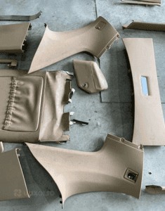 PORSCHE CAYENNE tapicerka dywan plastik słupek 3