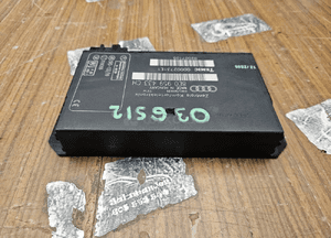 Moduł 8E0959433CH Sterownik Komputer Komfortu Audi A4 B7 Europa 6