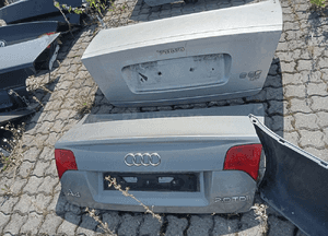 klapa audi a 4 b 7 sedan