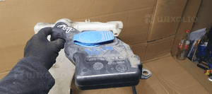 Zbiorniczek spryskiwaczy pompka Audi A4 B8 8T0955453C 8T1955463B 3