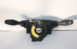 Przełącznik zespolony pod kierownicę FORD FIESTA MK7  8A6T-13N064-AE 1