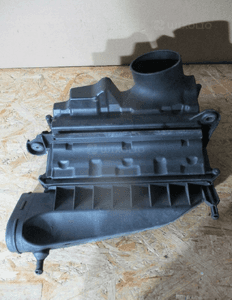 Obudowa filtra powietrza mercedes W211 cls W219 3.0 cdi A6420940204 5