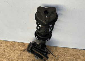 MERCEDES C W204 Zwrotnica piasta przód R - 16418 2