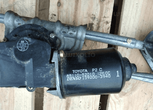 Toyota Yaris I mechanizm wycieraczek silniczek przod Denso Valeo 4