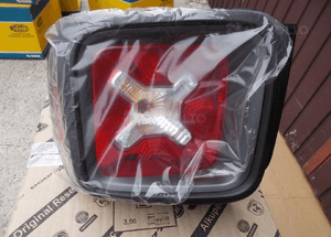 Jeep renegade 14- lampa tylna prawa oryginał 1