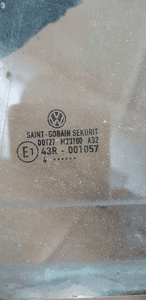 Szyba lewy tył tylna lewa VW Golf V AS2 04r 4