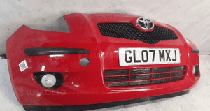 Zderzak przód przedni do toyota yaris 2 ii 3P0 czerwony halogeny 4