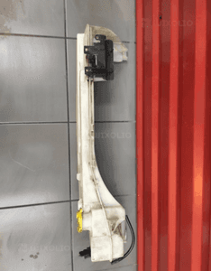 Jeep cherokee liberty kk 2.8CRD zbiorniczek spryskiwaczy pompka oryginał 6