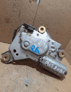 SILNICZEK WYCIERACZKI TYLNEJ MITSUBISHI CARISMA HB 1