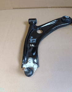 Wahacz prawy lewy przód przedni yaris iv cross 24R 48605-K0020 48606-K0020 2